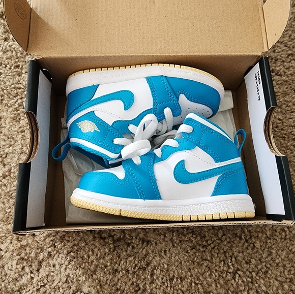 Jordan 1 Mid - Picture 3 of 4
